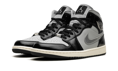 AIR JORDAN 1 MID SE WMNS Black Chrome FB9892 002