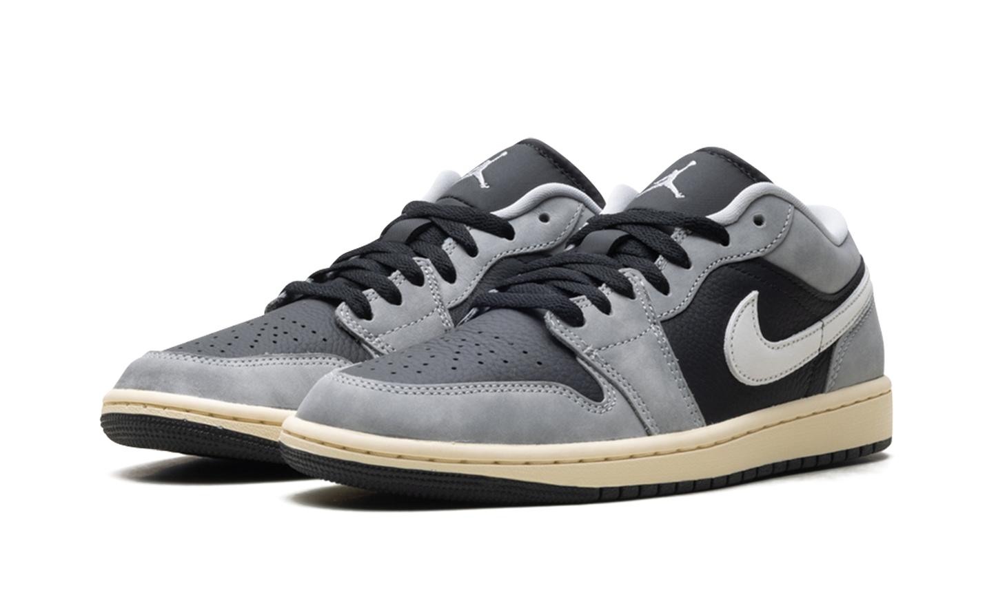 Air Jordan 1 Low SE Light Smoke Grey HQ2010 012