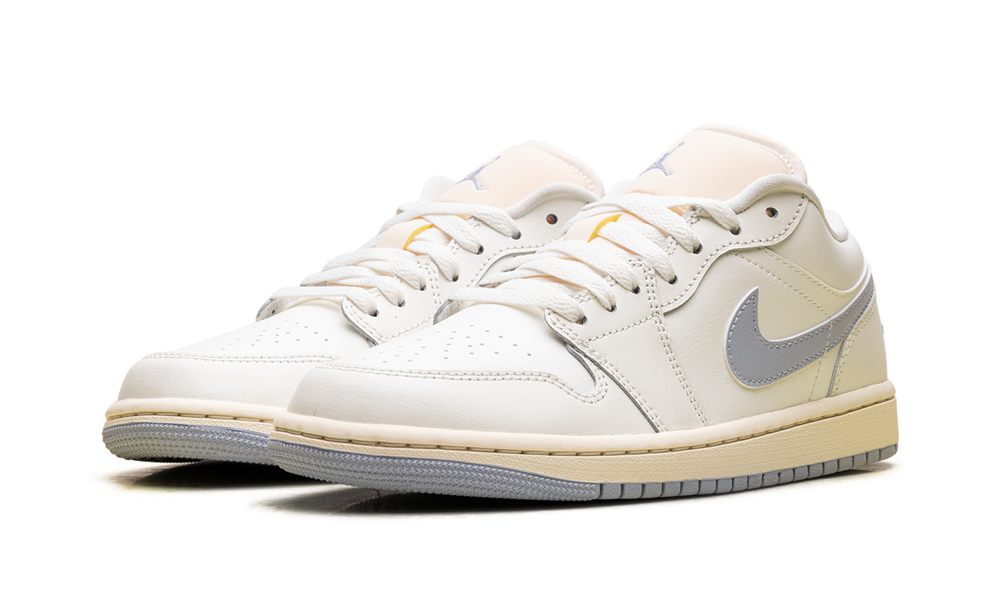 Air Jordan 1 Low WMNS White/Purple DC0774 106