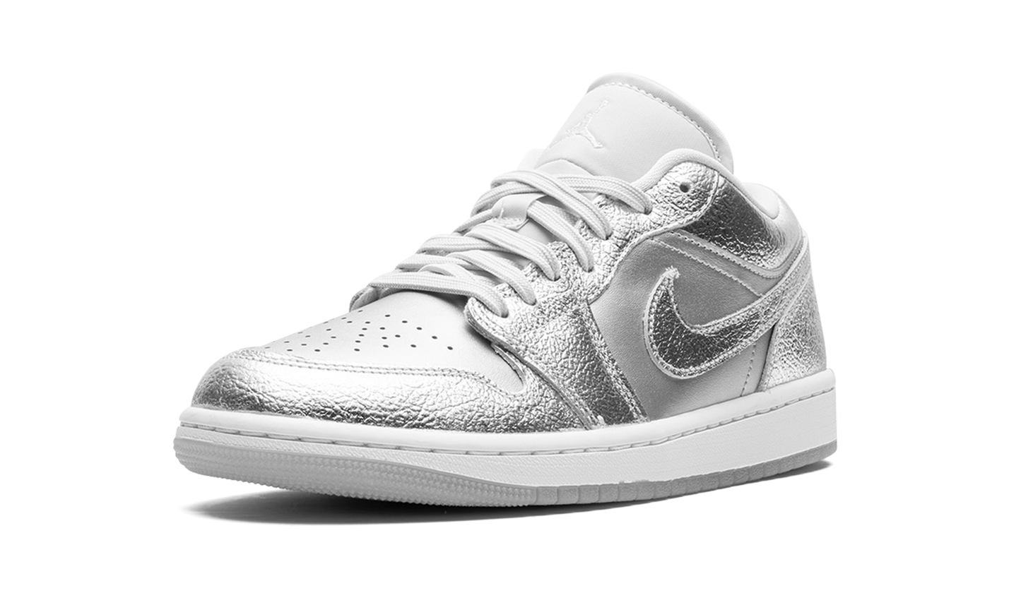 Air Jordan 1 Low SE WMNS Metallic Silver FN5030 001