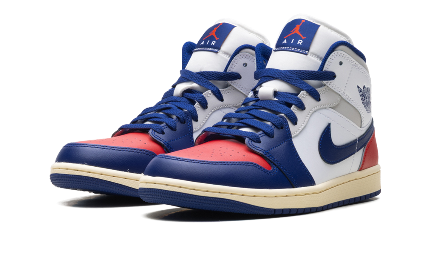 Air Jordan 1 Mid Rare Air DQ8426 102