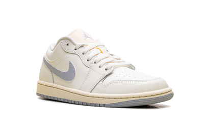 Air Jordan 1 Low WMNS White/Purple DC0774 106