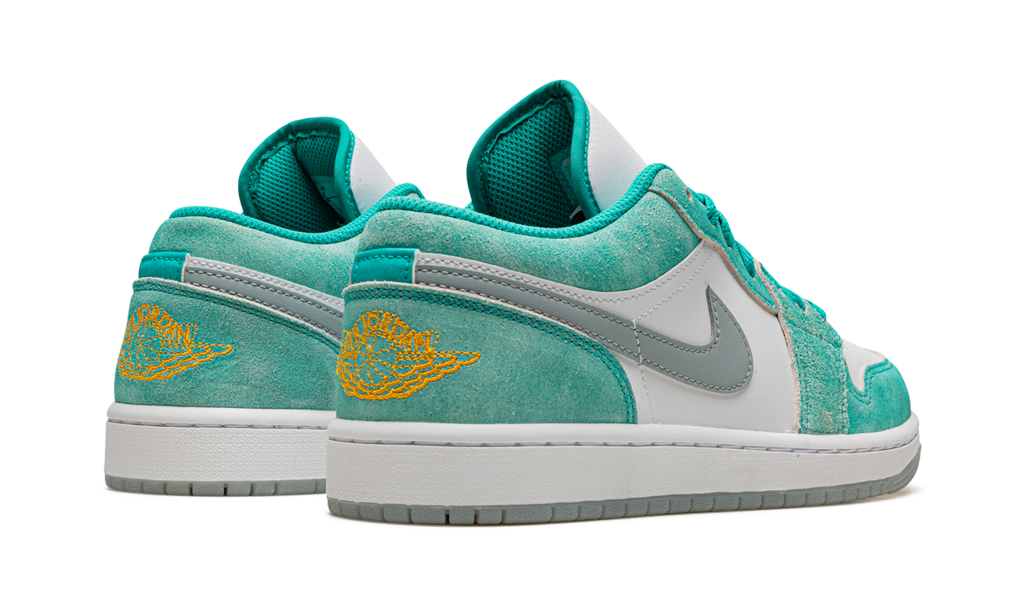 Air Jordan 1 Low SE New Emerald DN3705 301
