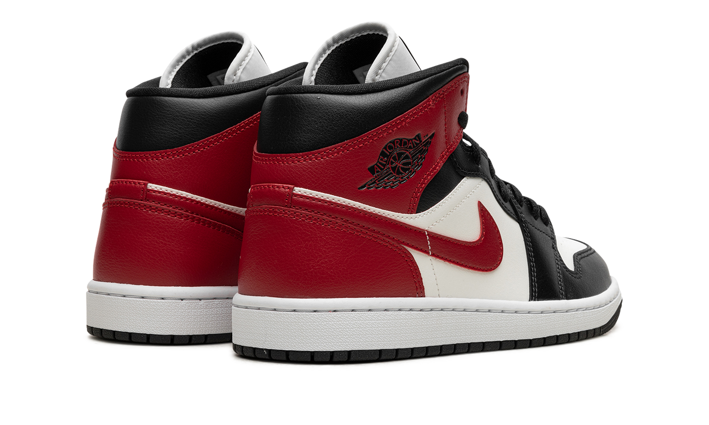 AIR JORDAN 1 MID WMNS Black Toe BQ6472 160