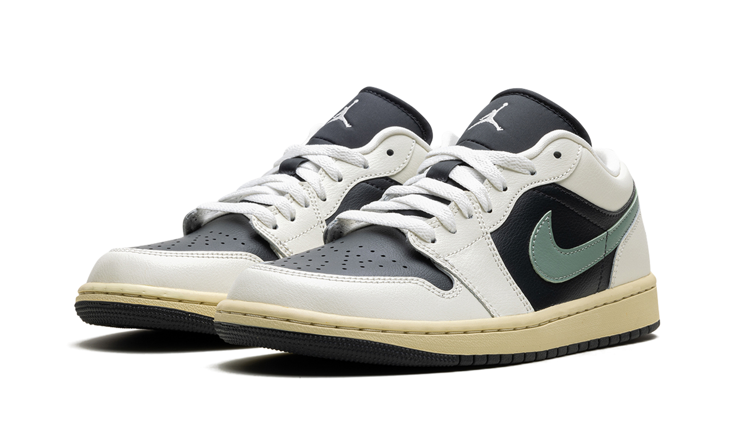 Air Jordan 1 Low WMNS Jade Smoke DC0774 001