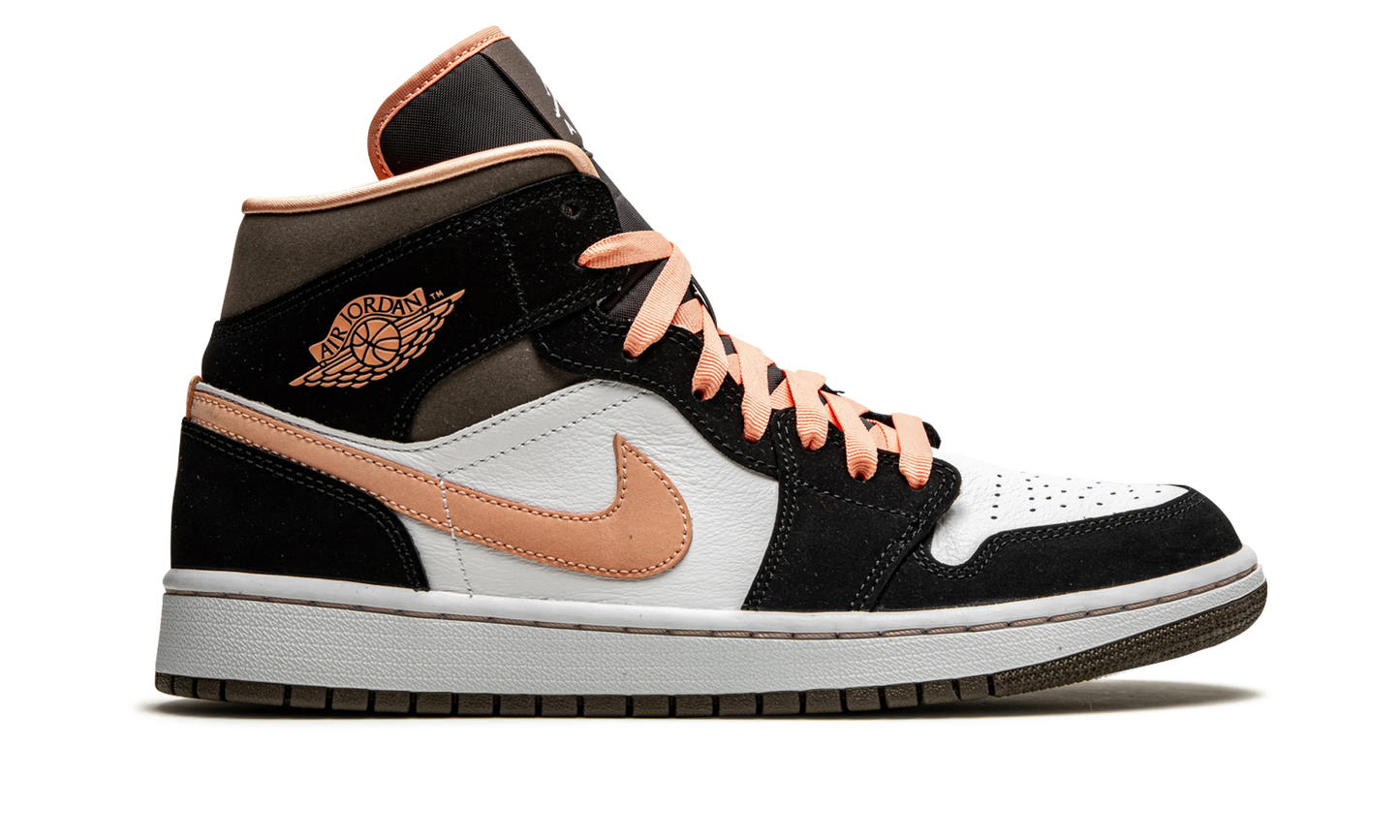 AIR JORDAN 1 MID SE WMNS Peach Mocha DH0210 100