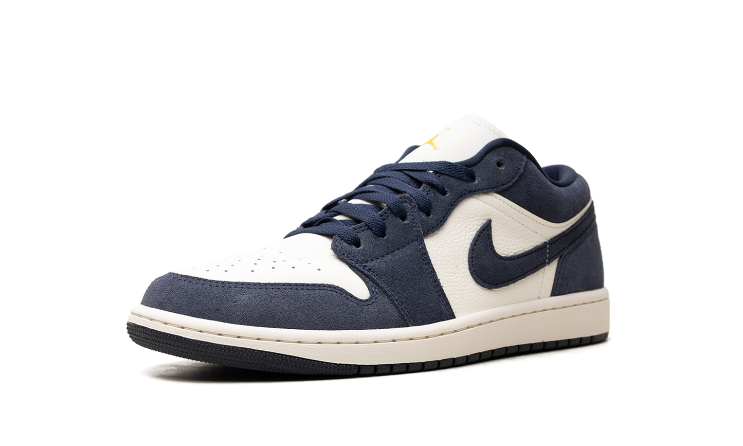 Jordan 1 Low SE Obsidian Suede IO7448 400