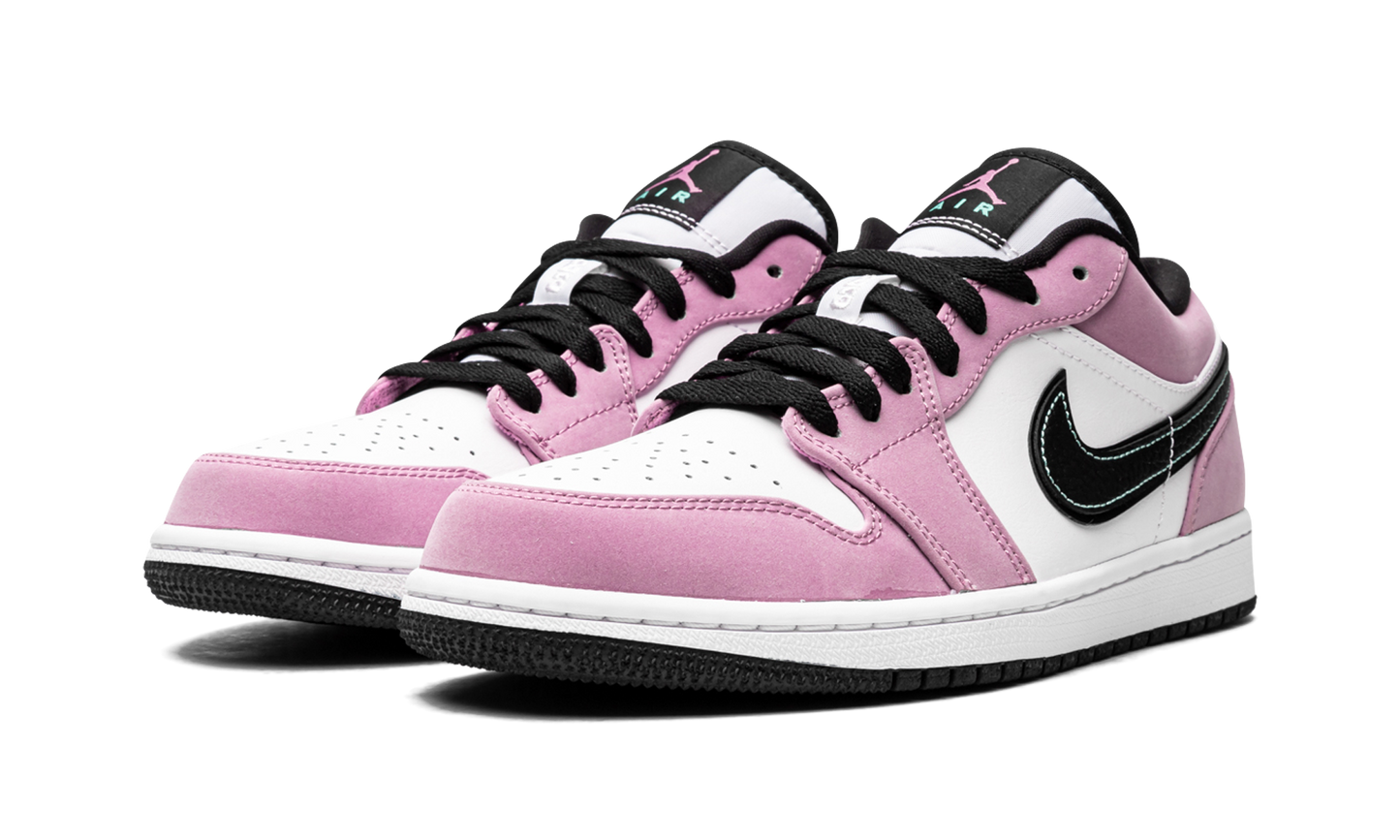 Air Jordan 1 Low SE Violet Shock CK3022 503
