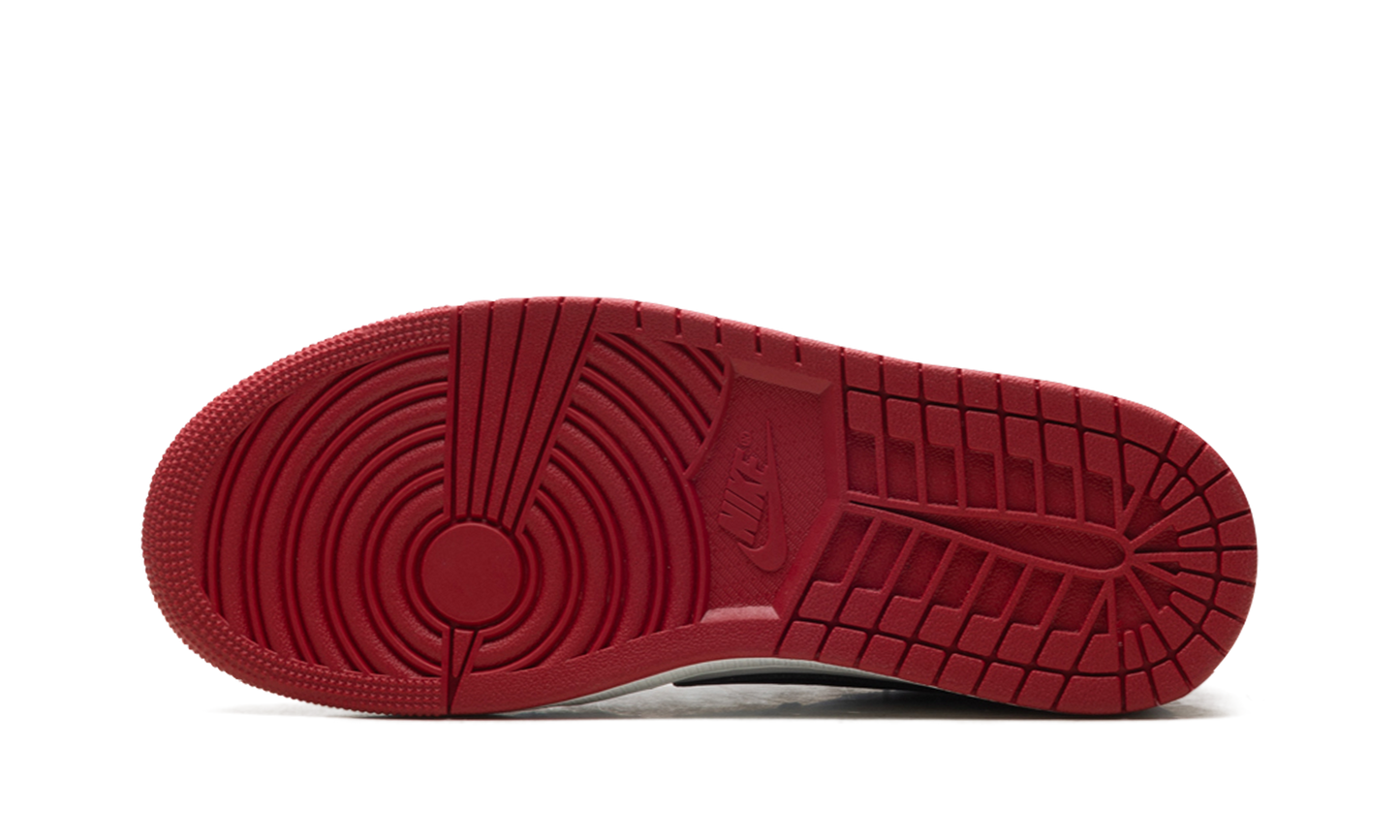 Air Jordan 1 Low OG Chicago (2025) HQ6998 600