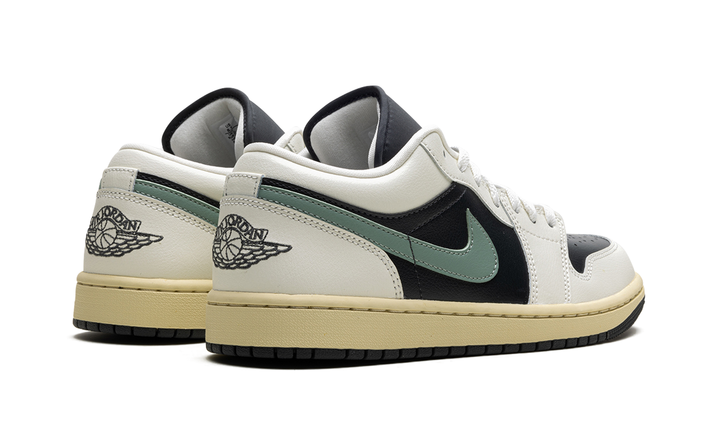 Air Jordan 1 Low WMNS Jade Smoke DC0774 001