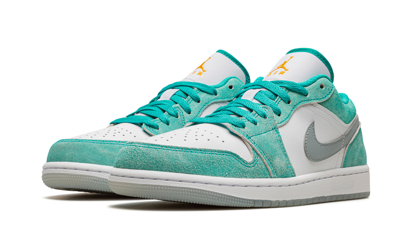 Air Jordan 1 Low SE New Emerald DN3705 301