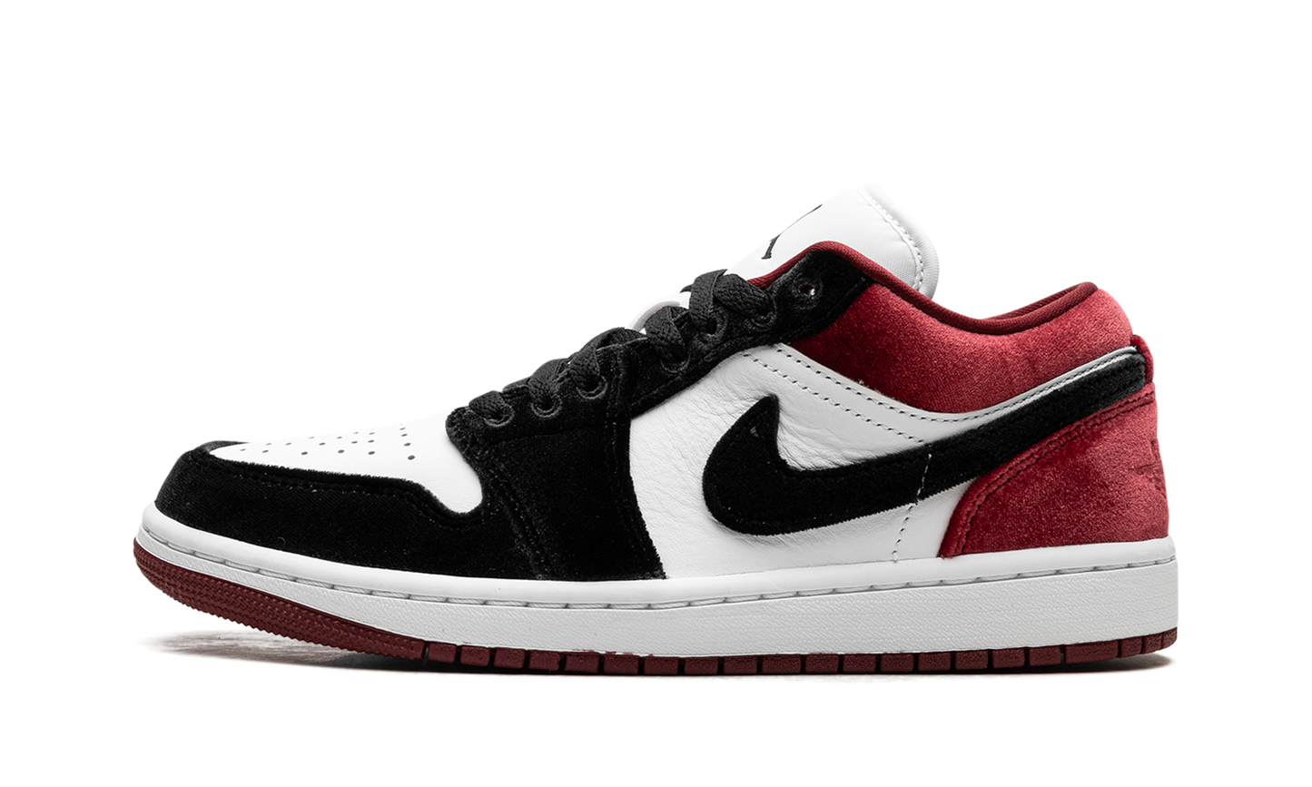 Jordan 1 Low SE WMNS Velvet Black Toe FZ3242 001