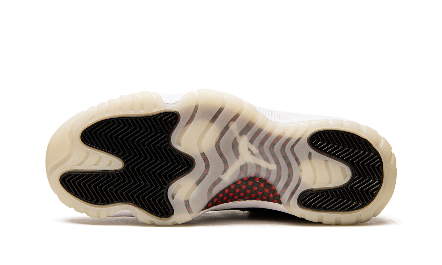Air Jordan 11 Low 72 - 10 AV2187 001