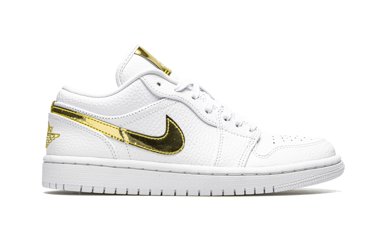 AIR JORDAN 1 Low SE WMNS White Metallic Gold CZ4776 100