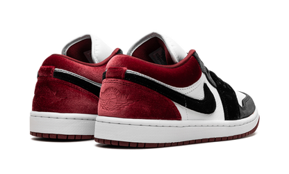 Jordan 1 Low SE WMNS Velvet Black Toe FZ3242 001