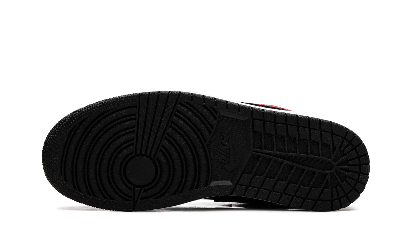 Jordan 1 Low Bred 553558 067
