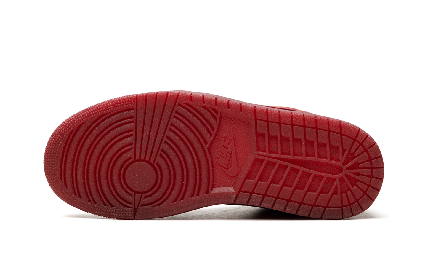 Jordan 1 Low SE WMNS Valentine's Day (2026) IB7012 600