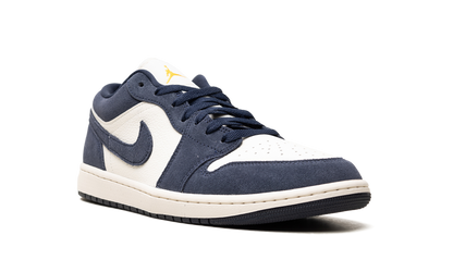 Jordan 1 Low SE Obsidian Suede IO7448 400