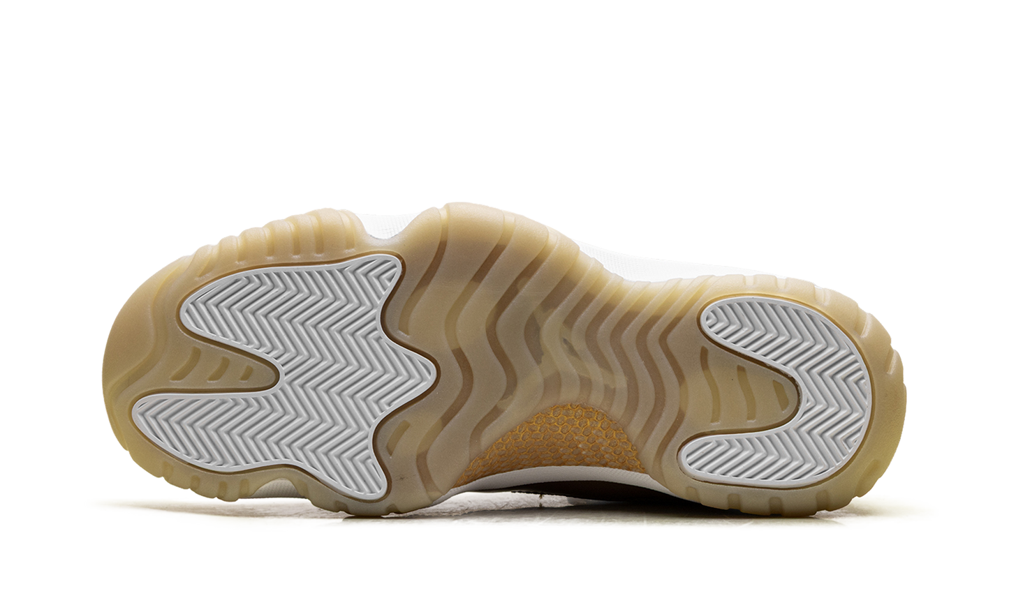 Air Jordan 11 Low WMNS Mother’s Day AH7860 102