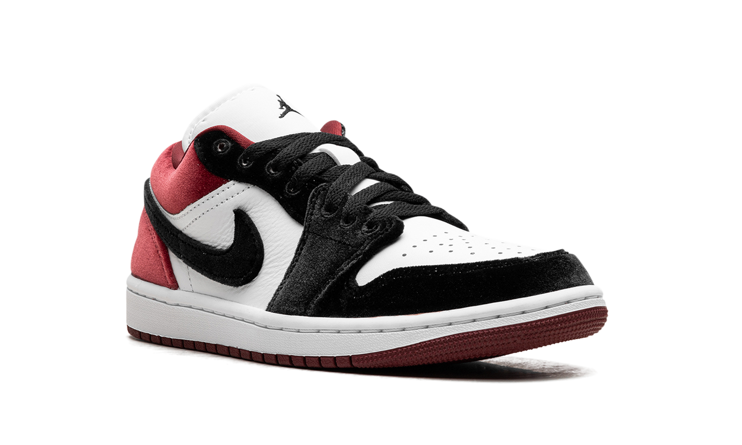 Jordan 1 Low SE WMNS Velvet Black Toe FZ3242 001