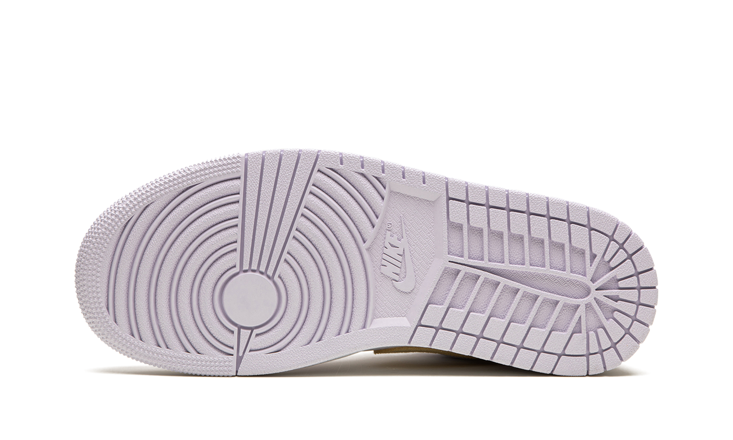 AIR JORDAN 1 LO WMNS Barely Grape DC0774 501