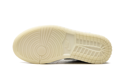 Air Jordan 1 Low WMNS Galaxy CW7310 909
