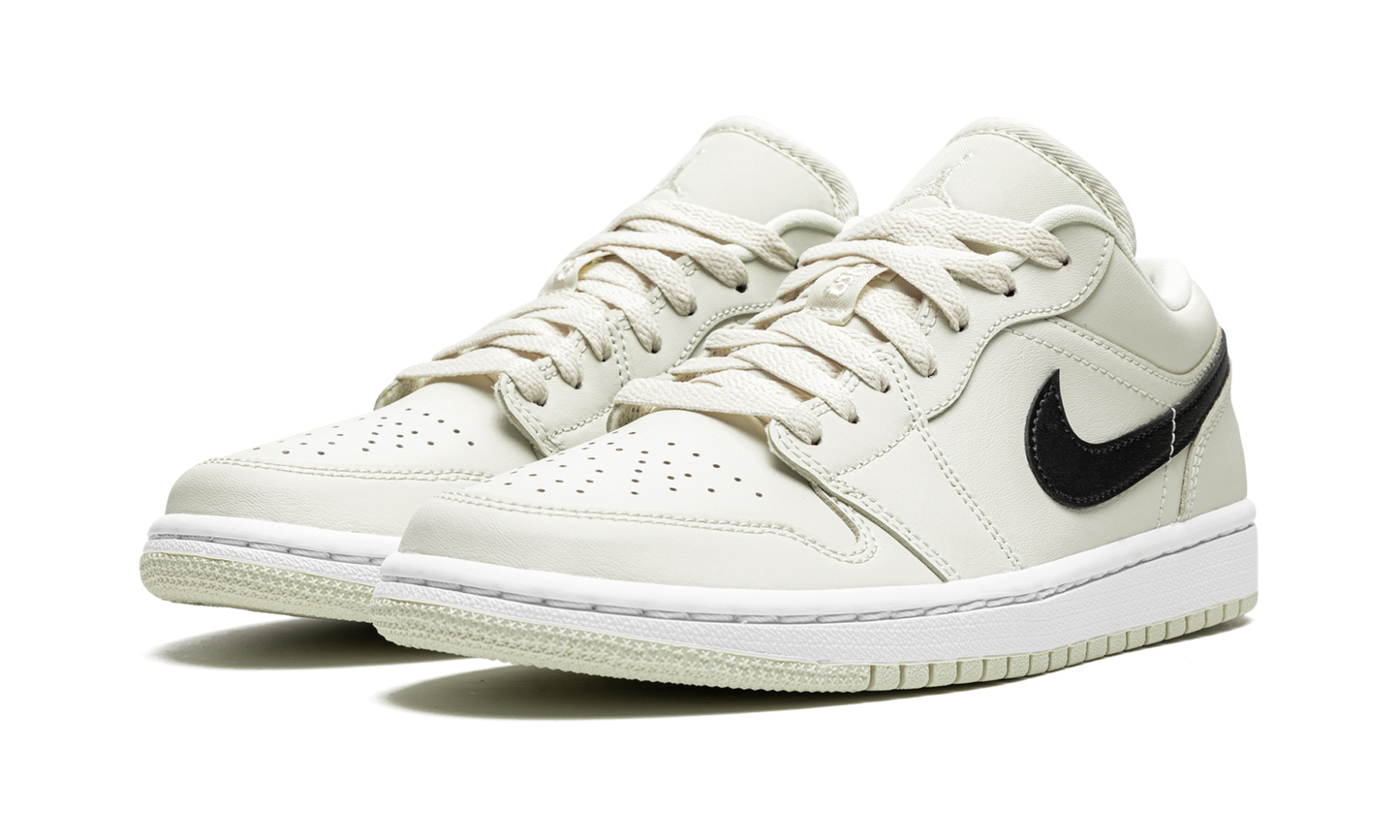 AIR JORDAN 1 LO WMNS Coconut Milk DC0774 121