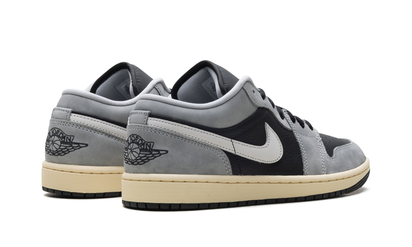 Air Jordan 1 Low SE Light Smoke Grey HQ2010 012