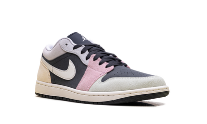Air Jordan 1 Low SE Black Pastels IB7109 004