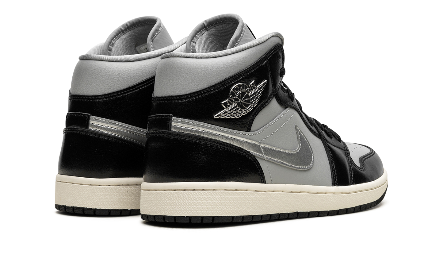 AIR JORDAN 1 MID SE WMNS Black Chrome FB9892 002