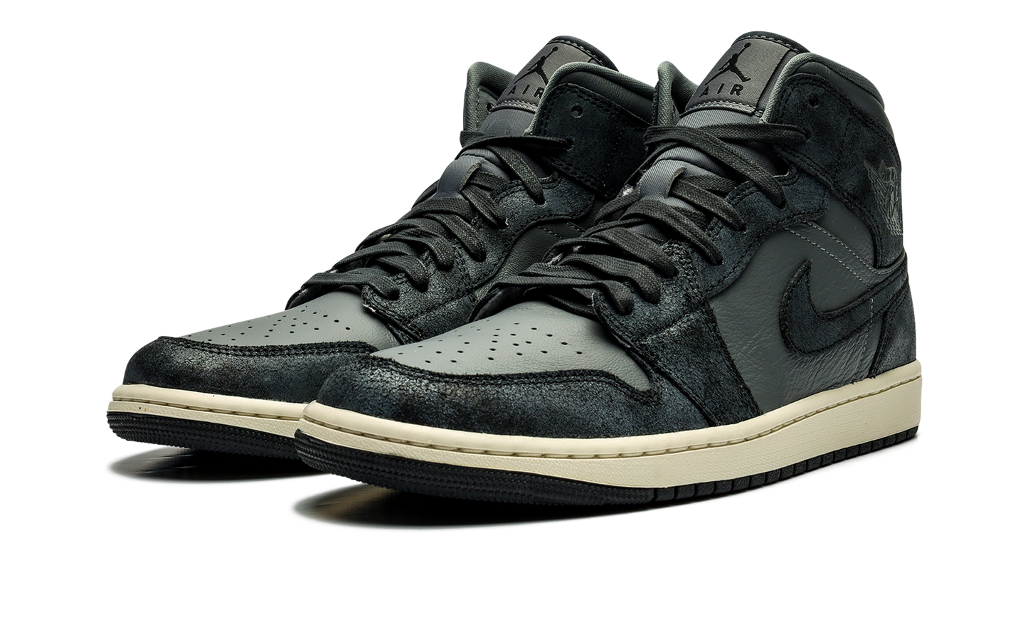 AIR JORDAN 1 MID WMNS DISTRESSED SMOKE GREY FJ3448 001