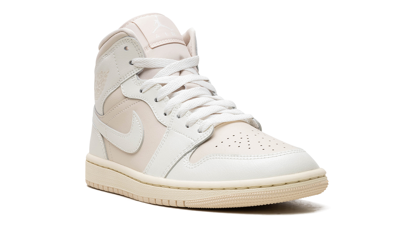 Air Jordan 1 WMNS White / Light Tan BQ6472 201