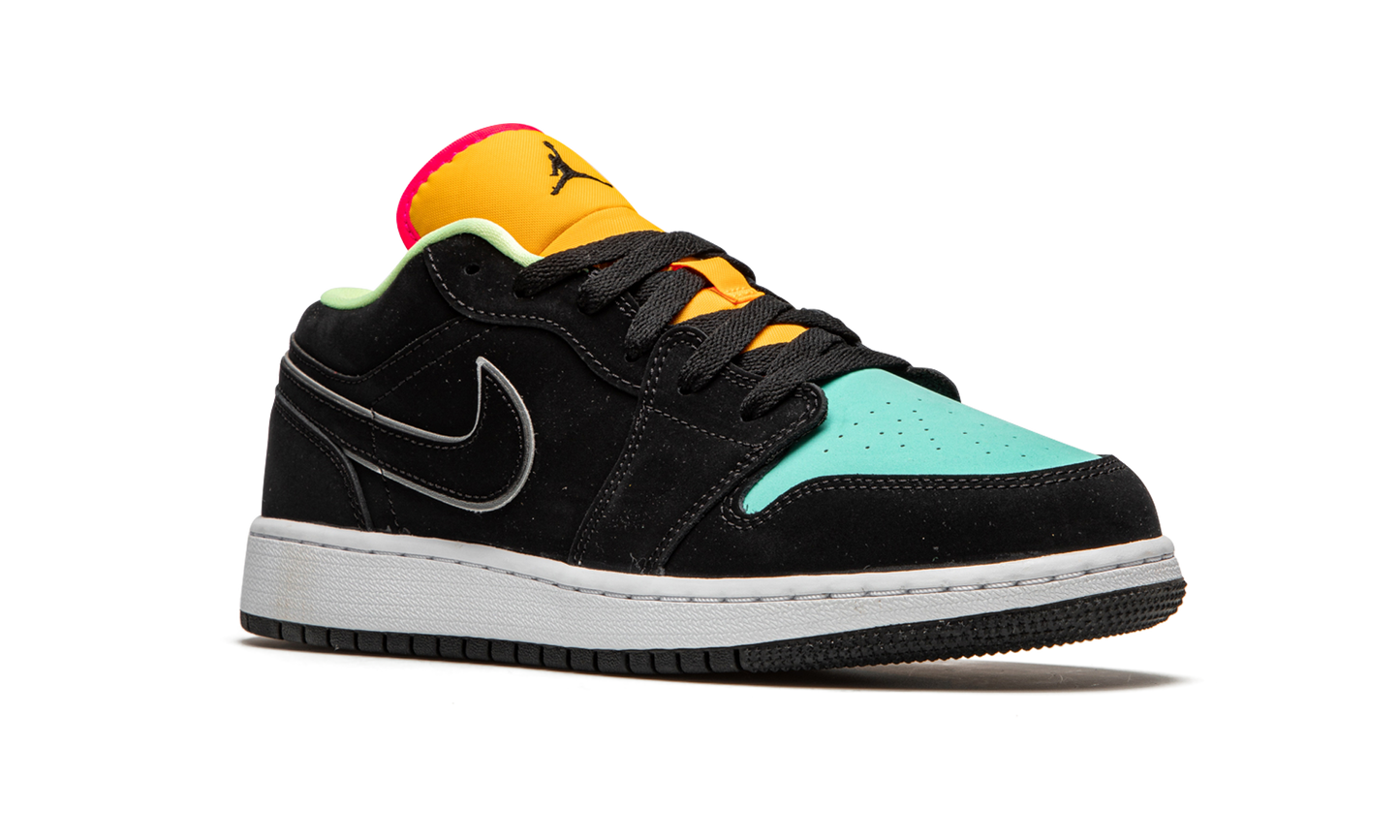 Jordan 1 Low SE GS Aurora Green CV9844 013