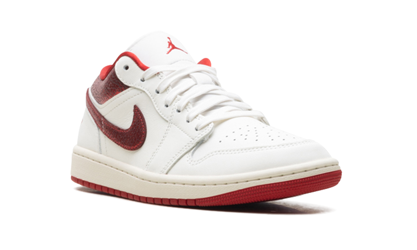 Jordan 1 Low WMNS Ruby HJ9338 106